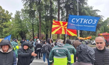 Кашиковски: Ако не биде исплатена августовската плата, од понеделник вработените во „Флораком“ и „Луна“ повторно на протест