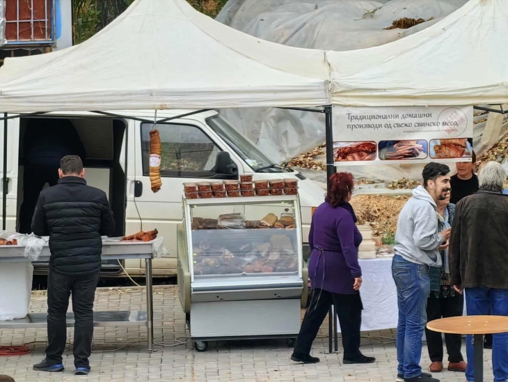 Саем на автохтони сорти „Везенка“ во кумановското село Пчиња