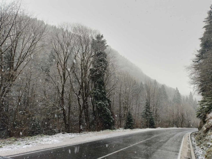 Normalizohet trafiku në rrugën Bunec - Leunovë, e ndërprerë rruga Nikferovë - Leunovë