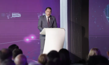 Minister Andonovski promotes m.Uslugi - an app carrying Macedonia on the palm of the hand