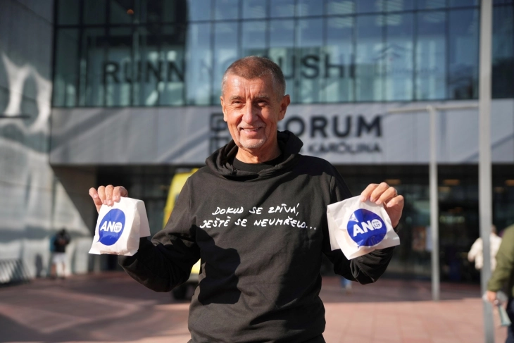 Според првичните резултати партијата на Бабиш - АНО има убедливо водство на парламентарните избори во Чешка