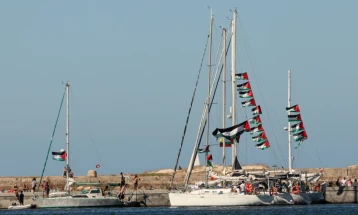 Израел денеска депортира во Турција уште 137 активисти од флотилата „Сумуд“ 