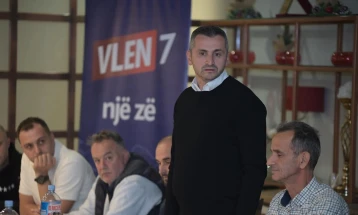 Кандидатот за градоначалник на Дебар од ВРЕДИ, Меља, на средба со претставници на невладини организации и спортски клубови