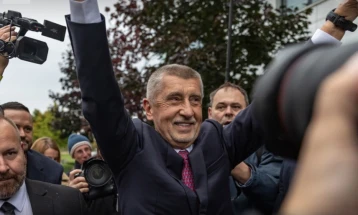 Бабиш прогласи победа на неговото движење АНО на изборите во Чешка, премиерот Фиала му честиташе