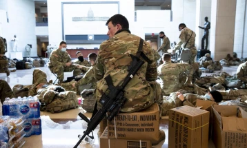 Американски федерален судија привремено го блокира Трамп да испраќа војници во Портланд