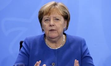 Меркел: Дали Путин ќе ја нападнеше Украина ако не се случеше пандемијата?