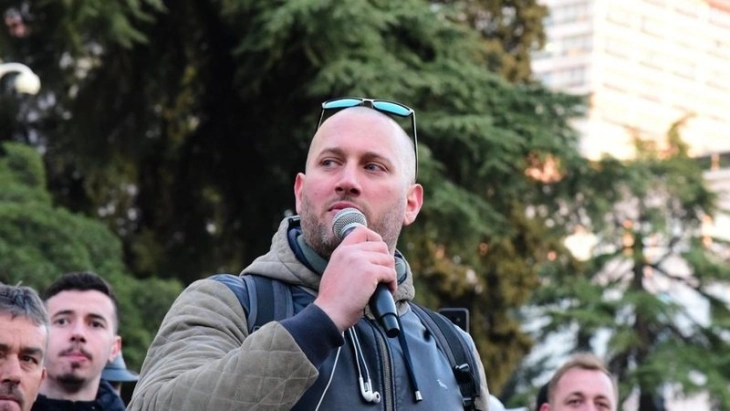 Албанските опозициски демократи на предвремените избори ќе го поддржат Флоријан Бинај за градоначалник на Тирана