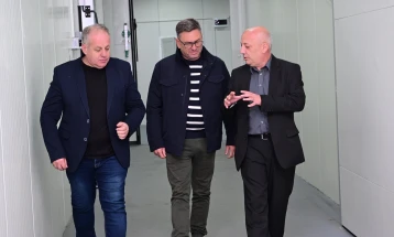 Заменик-министерот Ристески ја посети компанијата Асинус во општина Македонски Брод