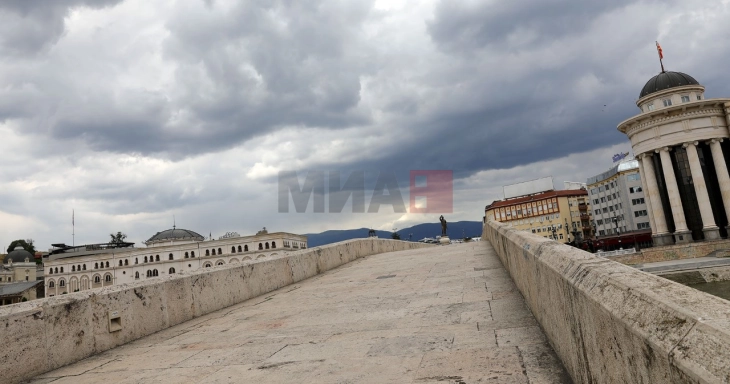 Денеска облачно со дожд, од утре стабилизација на времето