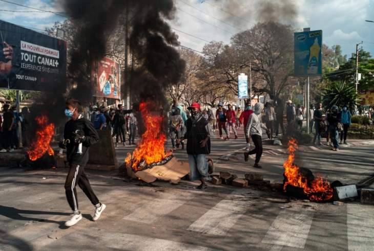 Именуван нов премиер на Мадагаскар, демонстрациите продолжуваат