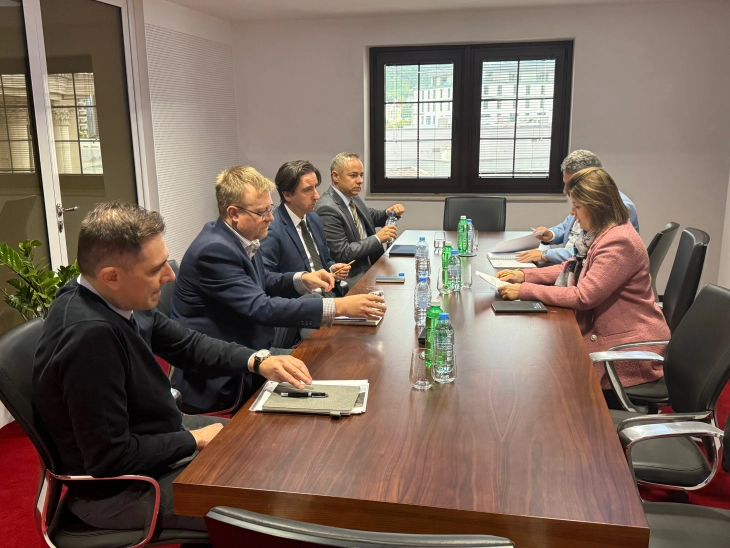 Работна средба на министерката Божиновска со британскиот амбасадор Лосон