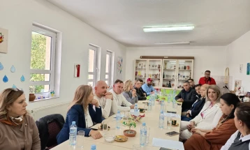 Кандидатите за градоначалници и носители на советнички листи во Неготино дискутираа за правата на лицата со попреченост