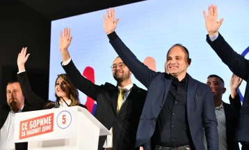 Filipçe: Kur nuk ka rezultate, pushteti përdor fushata të zeza, assesi të kuptojnë se janë lexuar