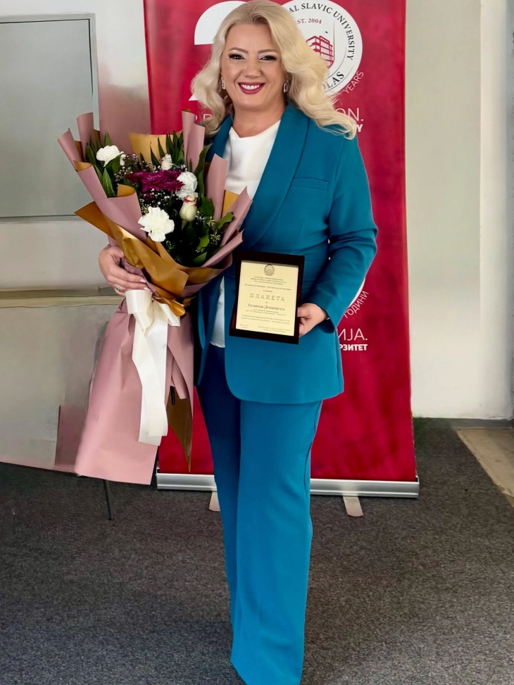 Професорката Јасмина Денковска од кумановската гимназија прогласена за „Просветен работник за учебната 2024/25година, на ниво на средни училишта“