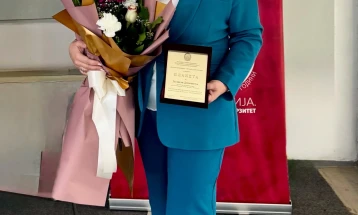 Професорката Јасмина Денковска од кумановската гимназија прогласена за „Просветен работник за учебната 2024/25година, на ниво на средни училишта“