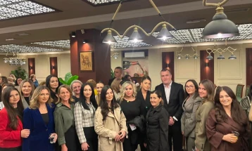 Независниот кандидат за градоначалник на Дебар Рамадан Имери на средби со дебранки