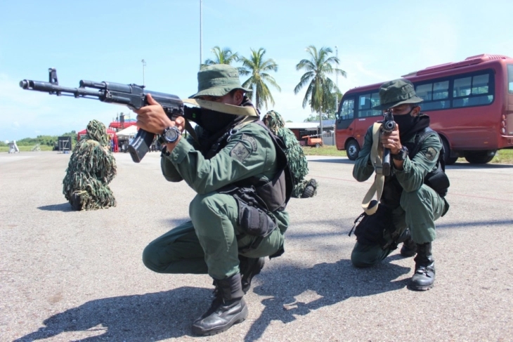 Венецуела со воена вежба одговара на американските маневри во Карипско Море