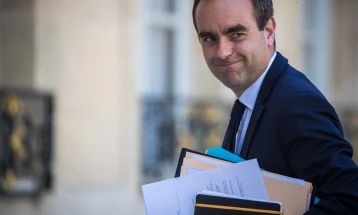 France's outgoing premier expects new PM in 48 hours