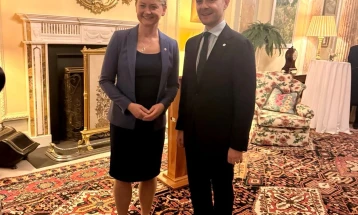 FM Mucunski meets UK counterpart Cooper in Belfast