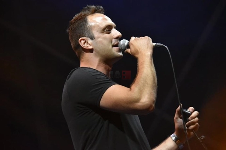 По 10 години пауза, Ламбе Алабаковски се враќа на скопската сцена