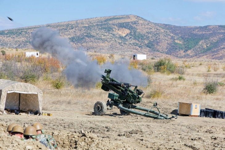 На АП Криволак примопредадени новите артилериски системи „боран“ и нови униформи за Армијата 