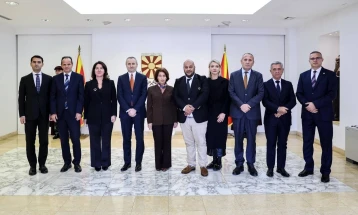 Средба на претседателката Сиљановска-Давкова со судии на Уставниот суд на Косово и судии на македонскиот Уставен суд