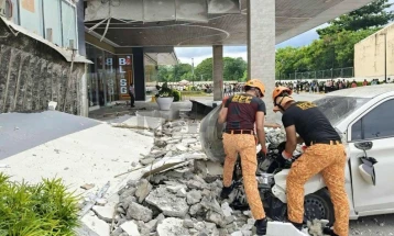 Të paktën dy persona humbën jetën në tërmetin në Filipine