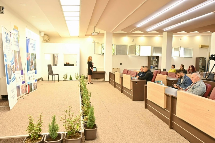 Езерата во земјава „задавени“ од висечки мрежи и друг вид оставен риболовен алат