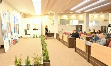 Езерата во земјава „задавени“ од висечки мрежи и друг вид оставен риболовен алат