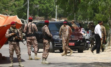 Të paktën 11 ushtarë pakistanezë u vranë në përleshjet në afërsi të kufirit afgan