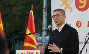 Мицкоски: Трилингот СДС-ДУИ-Левица се обидува да ја врати Македонија назад, ВМРО-ДПМНЕ се што ветува реализира