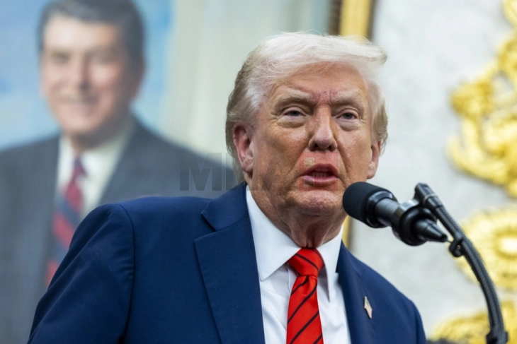 Tramp njoftoi tarifa të reja shtesë prej 100 për qind për importin nga Kina