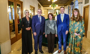 Siljanovska Davkova in Venice meets with CoE Congress of Local and Regional Authorities president Marc Cools