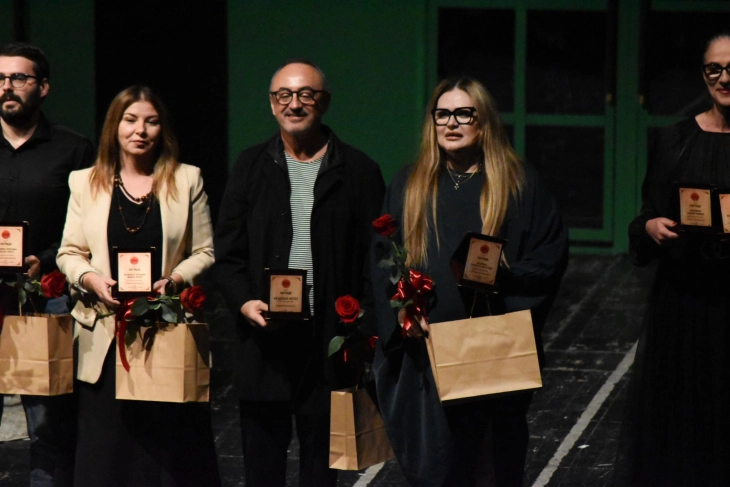 Претставата „Бог на колежот“ со две награди на МТФ „Денови на комедија“