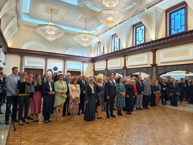 October 11 State Award given at ceremony in Parliament