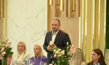 Gjorgjievski në drekë me gra nga sektori i biznesit