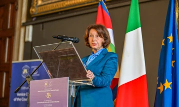 Сиљановска-Давкова: И по 35 години Венецијанската комисија симболизира верба во правото, во дијалогот и во демократијата