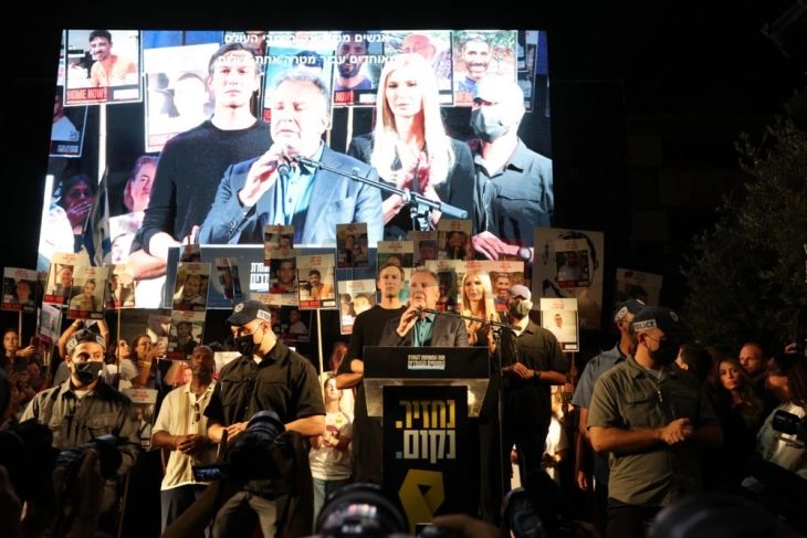 Аплауз за Трамп, свирежи за Нетанјаху на собир во Тел Авив