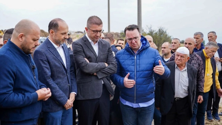 Мицкоски и Николоски на увид во градежните работи за изградба на водовод за селата Љубанци и Љуботен