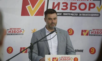 Бајовски: Расчистување на 32 диви депонии и набавка на три противпожарни возила за општина Чучер-Сандево