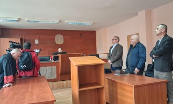 Две години условна казна и 2.500 евра за Мерко за незаконско поставување директори во две училишта