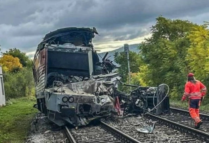 Стотина повредени во страшен судир на два воза во Словачка
