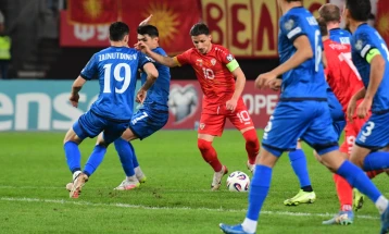 По првото полувреме во Скопје мрежите мируваат, македонските фудбалери немаат решение за гостите од Казахстан