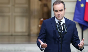 Новата француска Влада на Лекорну го одржува првиот состанок, главна задача е усвојувањето на буџетот