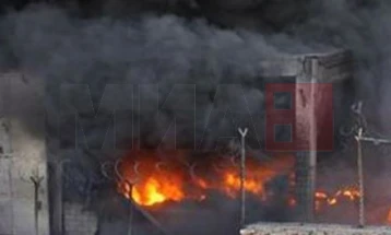 Nëntë punëtorë të tekstilit vdiqën nga zjarri në një fabrikë në Bangladesh