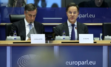 Подржувајќи ја Украина вршиме притисок врз Путин и ја зајакнуваме сопствената безбедност, порача Руте 