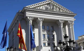 Влада: Од Филипче не очекуваме да знае и да биде економист, но одговорноста налага барем да се консултира со некого што разбира бројки