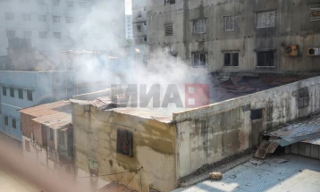 Заклучени врати и отровен гас причина за смртта на десетина загинати во пожарот во фабриката во Бангладеш