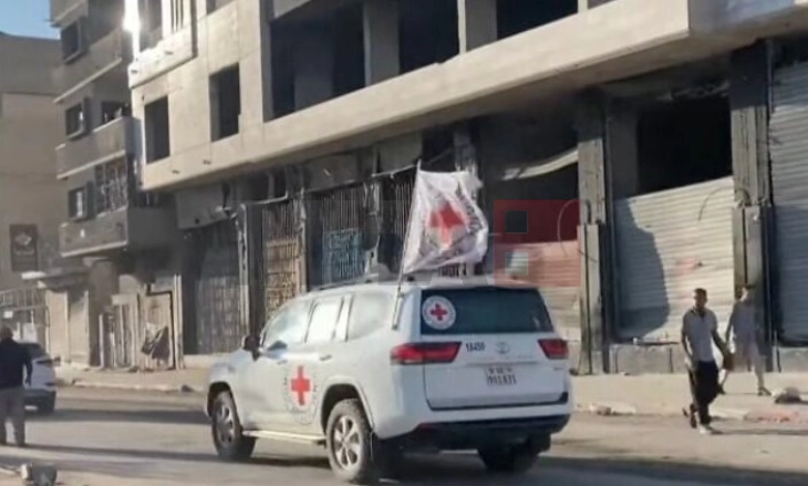 Hamasi kthen edhe dy trupa të pajetë të pengjeve, theksohet se për të tjerët do t'u duhet kohë