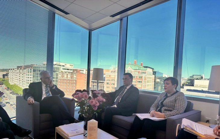 Minister Dimitrieska-Kochoska meets IMF representatives